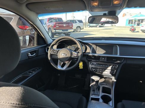 Used 2020 Kia Optima LX image 21