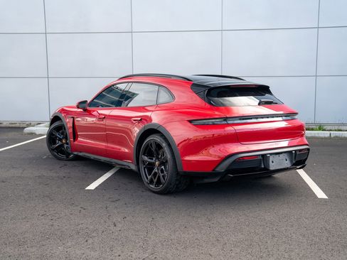 Used 2022 Porsche Taycan 4 Cross Turismo image 3