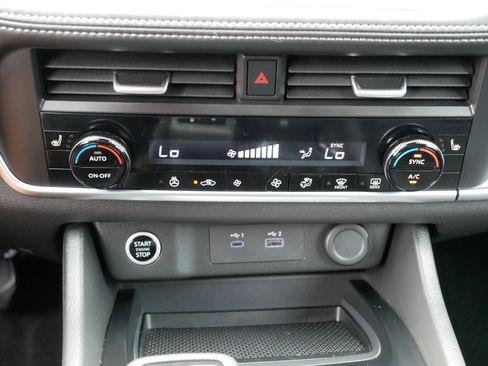 Certified 2023 Nissan Rogue SV w/ SV Premium B Package AWD/4WD image 23