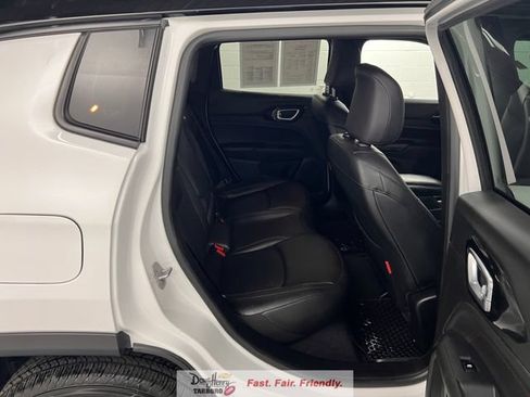 Used 2025 Jeep Compass Trailhawk AWD/4WD image 37