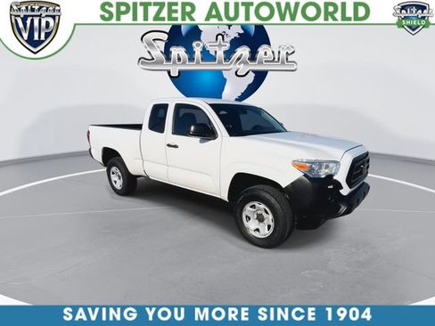 Used 2022 Toyota Tacoma SR AWD/4WD image 2