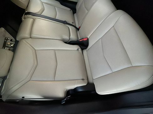 Used 2018 Cadillac XT5 Luxury w/ Driver Awareness Package AWD/4WD image 26