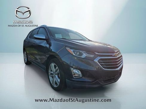 Used 2018 Chevrolet Equinox Premier FWD image 2