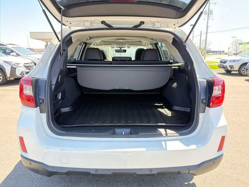 Used 2017 Subaru Outback 3.6R Limited image 38