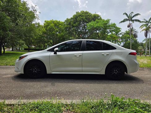 Used 2022 Toyota Corolla LE FWD image 4