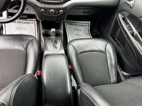 Used 2015 Dodge Journey Crossroad w/ Flexible Seating Group image 14
