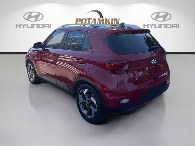 Used 2022 Hyundai Venue Limited FWD image 7