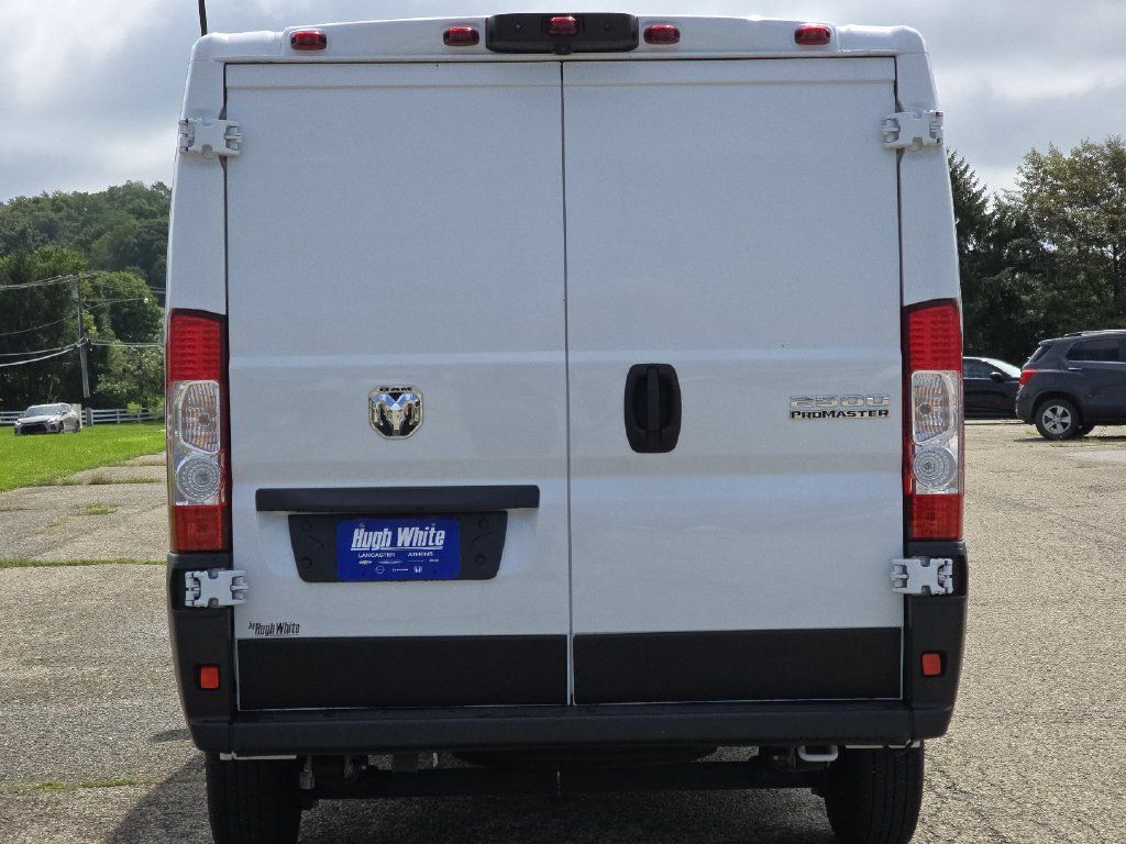 Used 2025 RAM ProMaster 2500 w/ Convenience Group FWD image 17