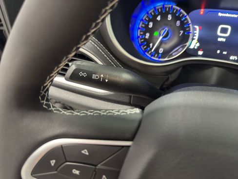 New 2026 Chrysler Pacifica Select image 27