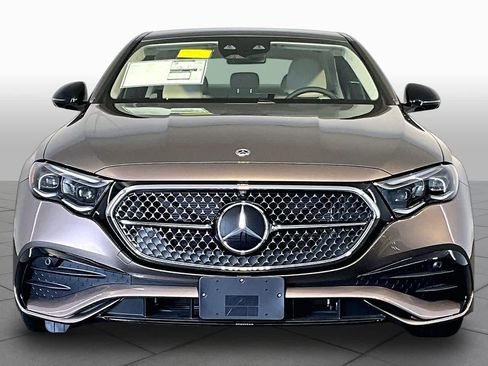 New 2026 Mercedes-Benz E 450 4MATIC Sedan image 2