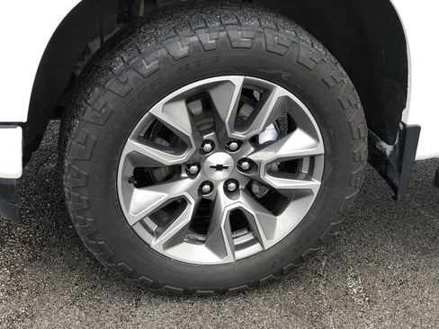 Used 2022 Chevrolet Silverado 1500 RST image 2