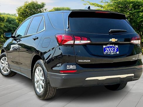 Used 2023 Chevrolet Equinox LT w/ Driver Convenience Package image 2