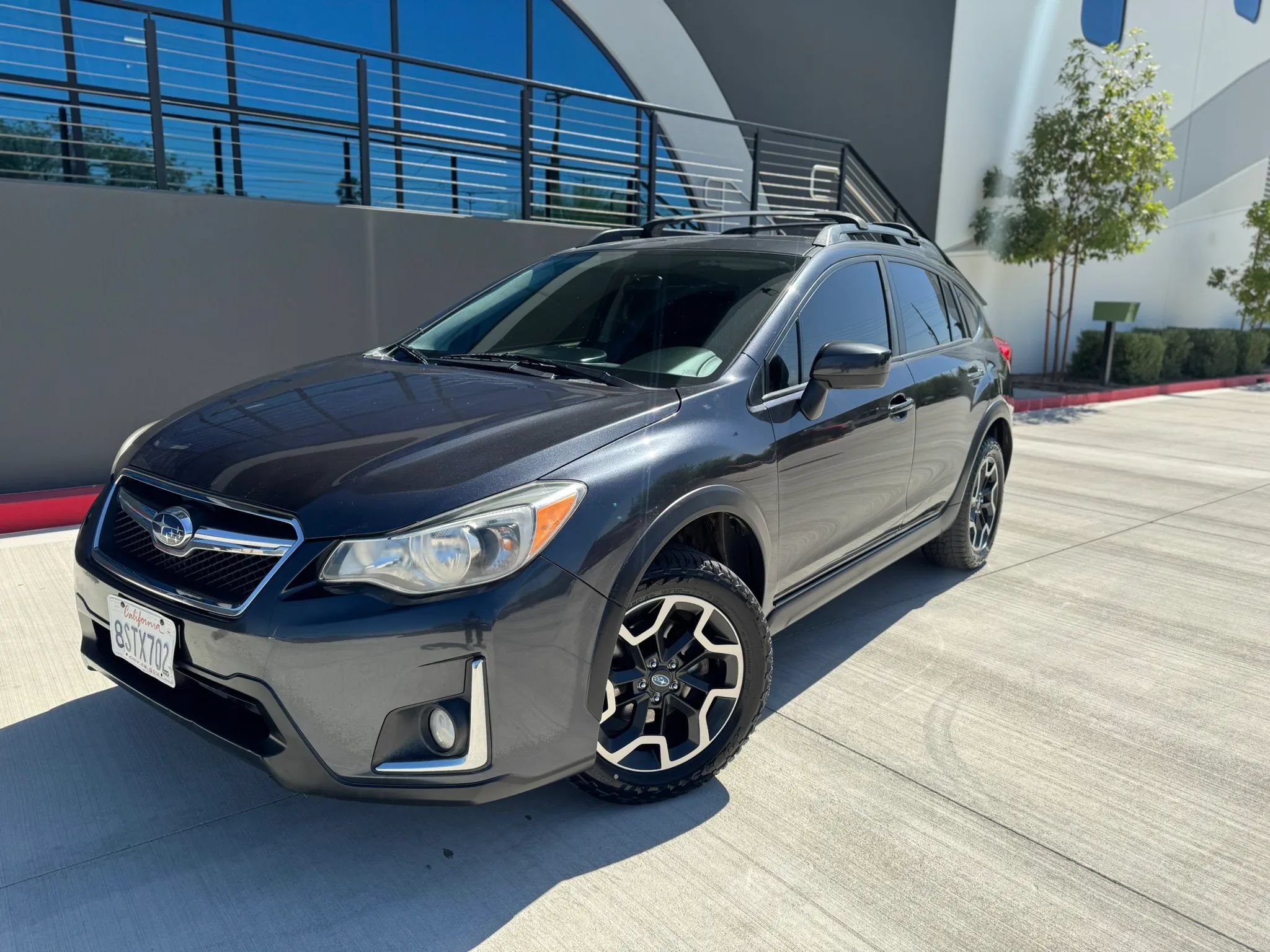 Used 2017 Subaru Crosstrek 2.0i Premium AWD/4WD image 1