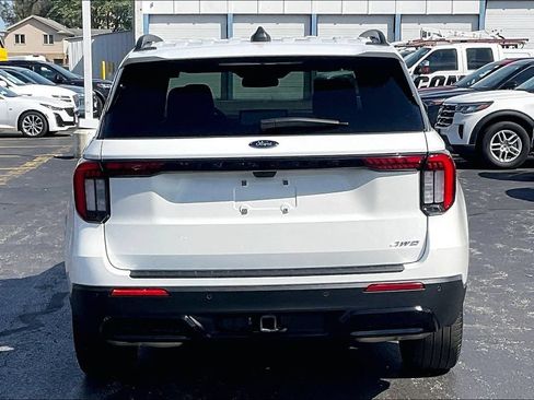 Used 2025 Ford Explorer ST-Line w/ Premium Package AWD/4WD image 3