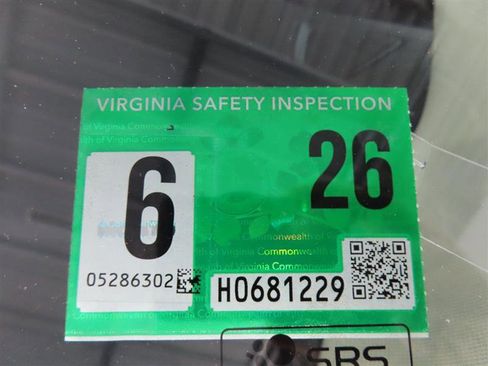 Used 2023 Volvo XC60 B5 Plus image 38