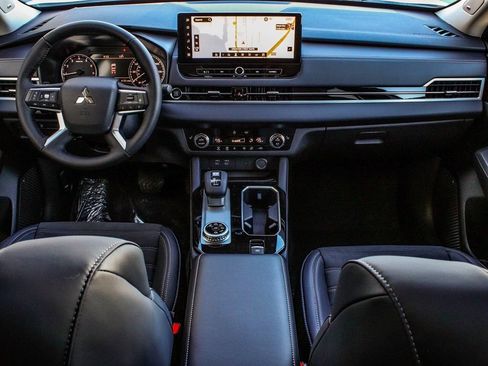 New 2026 Mitsubishi Outlander AWD image 36