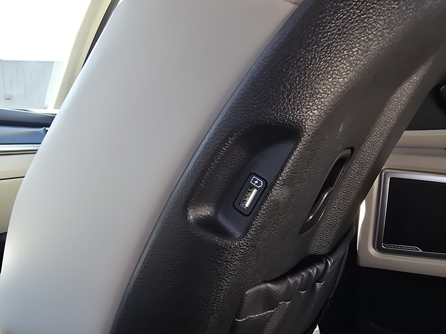 Used 2022 Kia Telluride S AWD/4WD image 26
