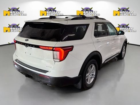 Used 2025 Ford Explorer Active AWD/4WD image 4