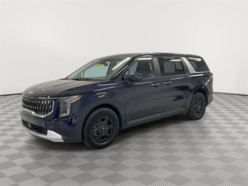 Used 2025 Kia Carnival image 7