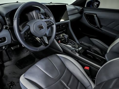 Used 2020 Nissan GT-R Premium AWD/4WD image 20