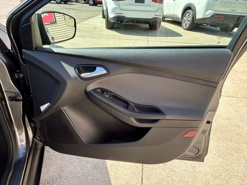 Used 2014 Ford Focus SE FWD image 16
