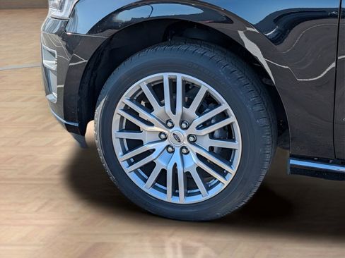 Used 2023 Ford Expedition Platinum image 10