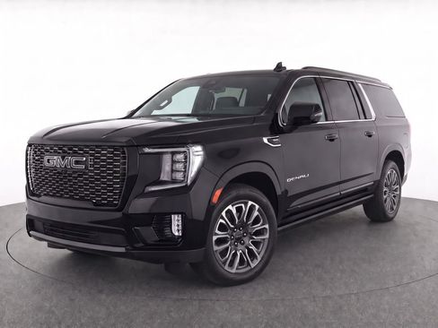 Used 2023 GMC Yukon XL Denali Ultimate AWD/4WD image 1