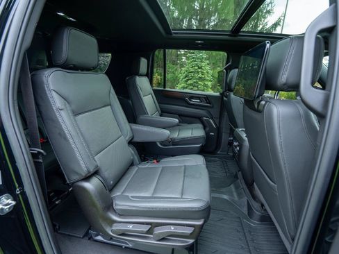 Used 2026 GMC Yukon XL Denali w/ Denali Reserve Package AWD/4WD image 30