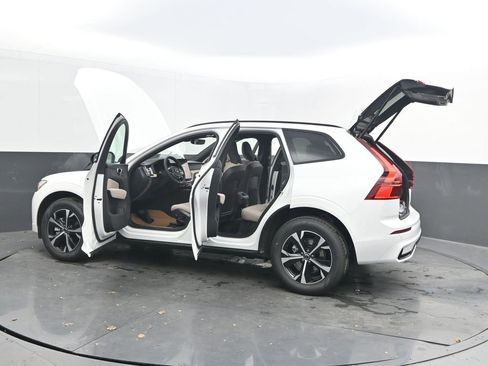New 2026 Volvo XC60 B5 Core AWD/4WD image 40