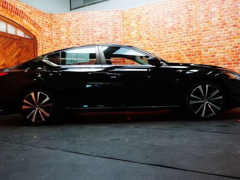 Certified 2022 Nissan Altima 2.0 SR FWD image 5