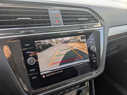 Used 2024 Volkswagen Tiguan SE image 18