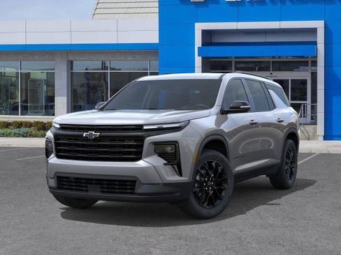 New 2026 Chevrolet Traverse LT w/ Midnight/Sport Edition FWD image 6