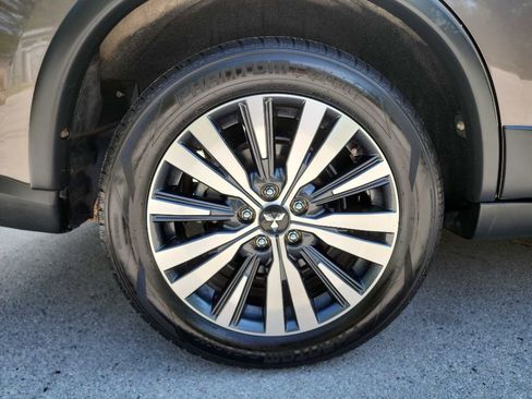 Used 2019 Mitsubishi Outlander SE FWD image 11