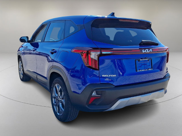Used 2024 Kia Seltos LX AWD/4WD image 4