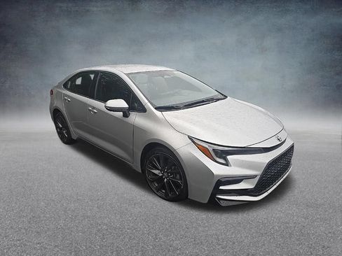 Used 2025 Toyota Corolla SE FWD image 2
