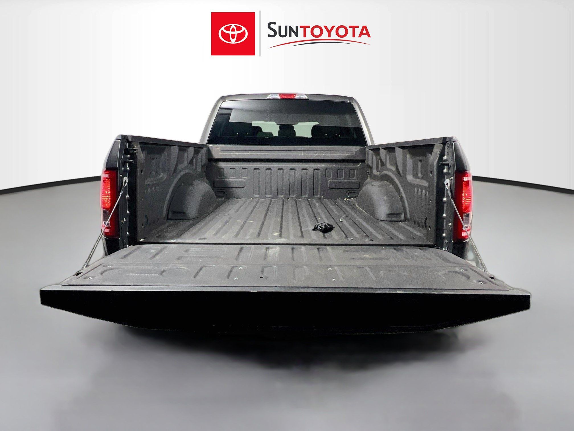 Used 2017 Ford F150 XLT RWD image 32