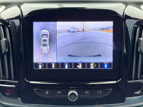 Used 2022 Chevrolet Traverse Premier image 11