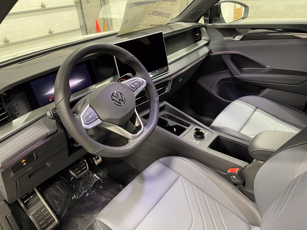 New 2026 Volkswagen Tiguan SE R-Line AWD/4WD image 8