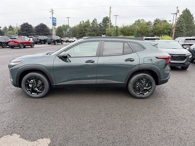 New 2026 Chevrolet Trax LT w/ Driver Confidence Package FWD image 2