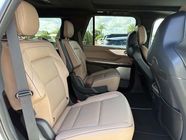 New 2027 Lincoln Navigator Black Label AWD/4WD image 20