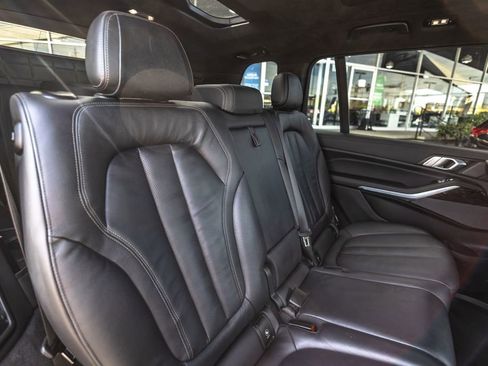 Used 2022 BMW X7 M50i w/ Cold Weather Package AWD/4WD image 36
