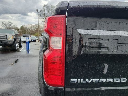 Used 2023 Chevrolet Silverado 1500 LT image 13