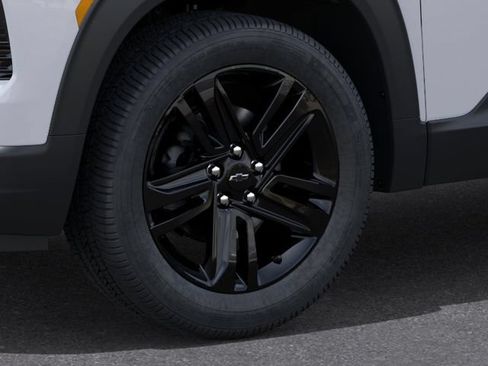 New 2026 Chevrolet TrailBlazer LT w/ Midnight Edition AWD/4WD image 9