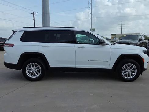 New 2026 Jeep Grand Cherokee L 2WD image 9