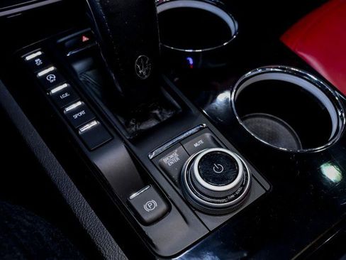 Used 2022 Maserati Ghibli Modena image 34