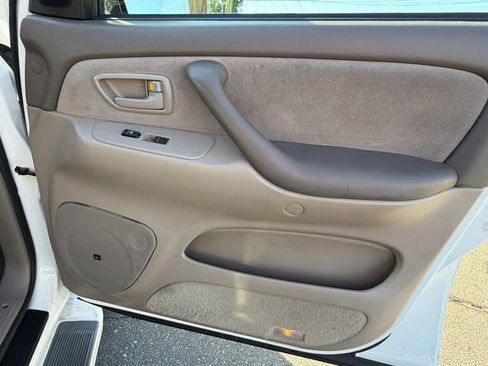 Used 2007 Toyota Sequoia SR5 RWD image 15
