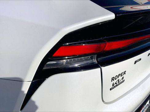 Used 2024 Toyota Prius XLE image 27