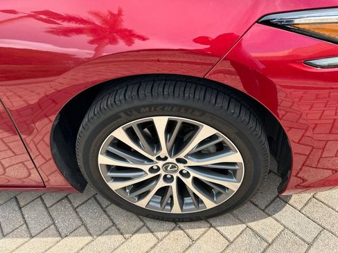 Used 2019 Lexus ES 300h w/ Premium Package FWD image 9