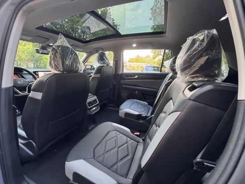 New 2026 Volkswagen Atlas Peak Edition AWD/4WD image 23