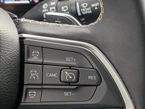 Used 2025 Jeep Grand Cherokee L Altitude AWD/4WD image 13